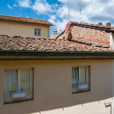 Sulla Sala Apartment *